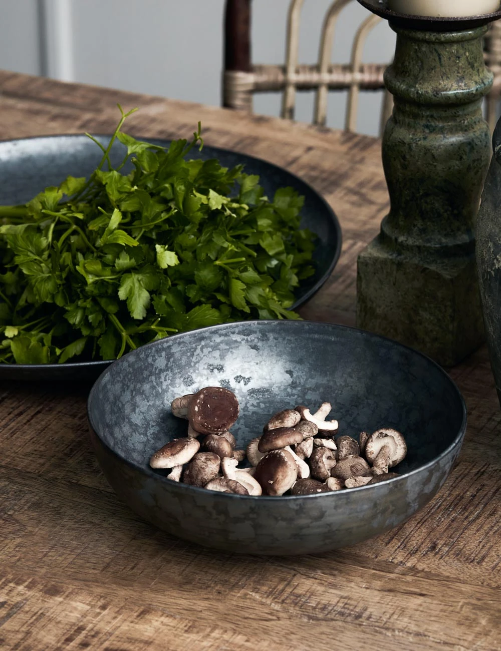 Weilan Low Serving Bowl, Black/Brown 2 Weilan Low Serving Bowl, Black/Brown - Image 2