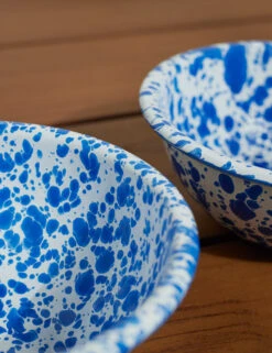 Enamelware Cereal Bowl (Set Of 4) By Crow Canyon 11 Enamelware Cereal Bowl (Set Of 4) By Crow Canyon -Home Furnishings Store EnamelwareCerealBowl BlueSplatter Setof4 7517