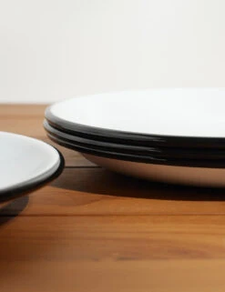 Enamelware Dinner Plate (Set Of 4) By Crow Canyon -Home Furnishings Store Enamelware Dinner Plate Black Rim Set of 4 9790