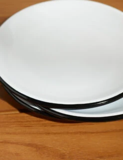 Enamelware Salad Plate (Set Of 4) By Crow Canyon -Home Furnishings Store Enamelware Salad Plate Black Rim Set of 4 9803