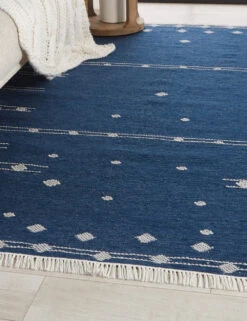 Mies Indoor / Outdoor Rug -Home Furnishings Store RVR02 4