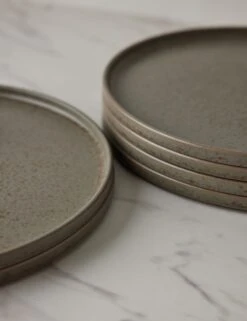 Redonda Dinner Plate (Set Of 6) By Costa Nova -Home Furnishings Store RedondaDinnerPlate Setof6 byCostaNova Brown 11 A0655176B 3485 SITECROP d7a46952 bbbc 4fd3 a795 2d03e53a8497