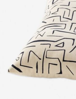 Emi Pillow -Home Furnishings Store bgo004 detail corner