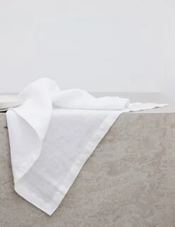 Linen Table Napkins (Set Of 4) By Cultiver 30 Linen Table Napkins (Set Of 4) By Cultiver -Home Furnishings Store cultiver linen table napkins set of 4 white 1