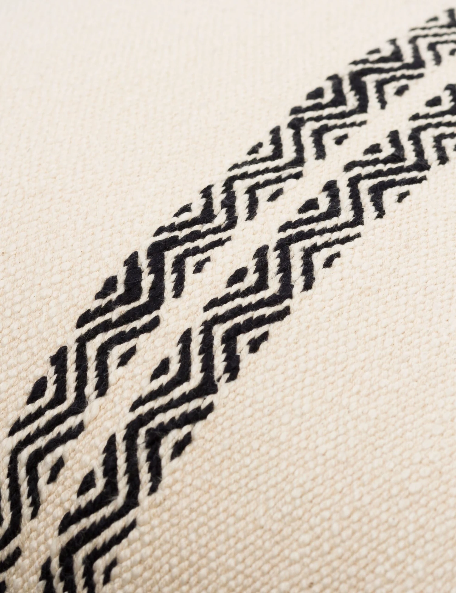 Ryla Pillow 8 Ryla Pillow - Image 8